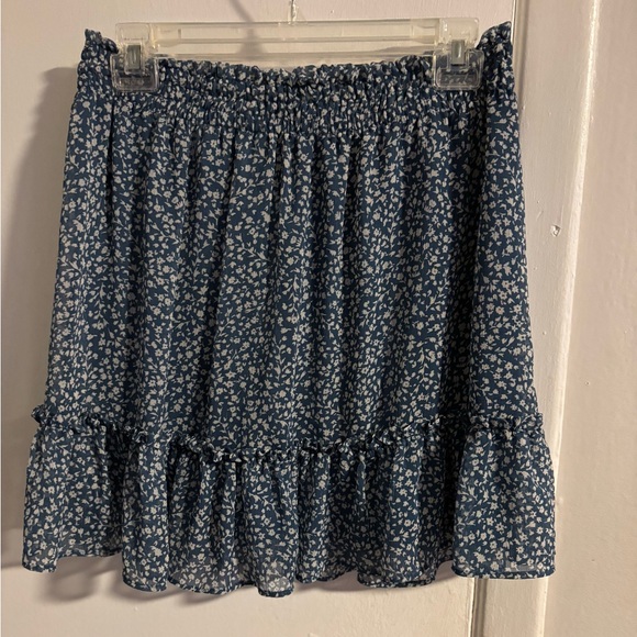 LC Lauren Conrad Dresses & Skirts - LC Lauren Conrad Navy Floral Mini Skirt
(19)